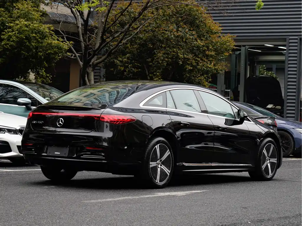 Mercedes-Benz EQS 2024