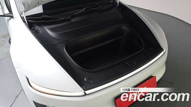 Tesla Model Y 2025
