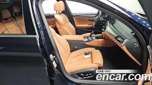 BMW 5 серии 2023