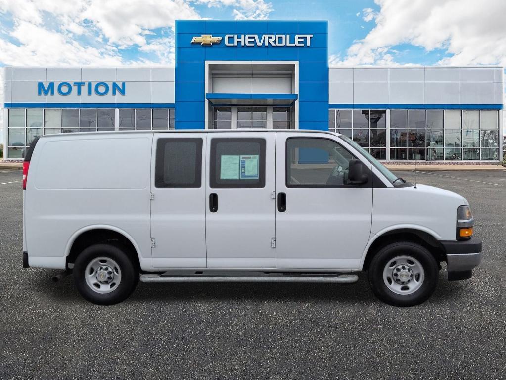Chevrolet Express 2024