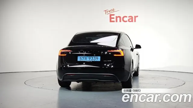 Tesla Model 3 2024