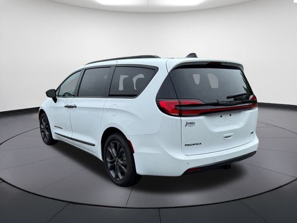 Chrysler Pacifica 2024