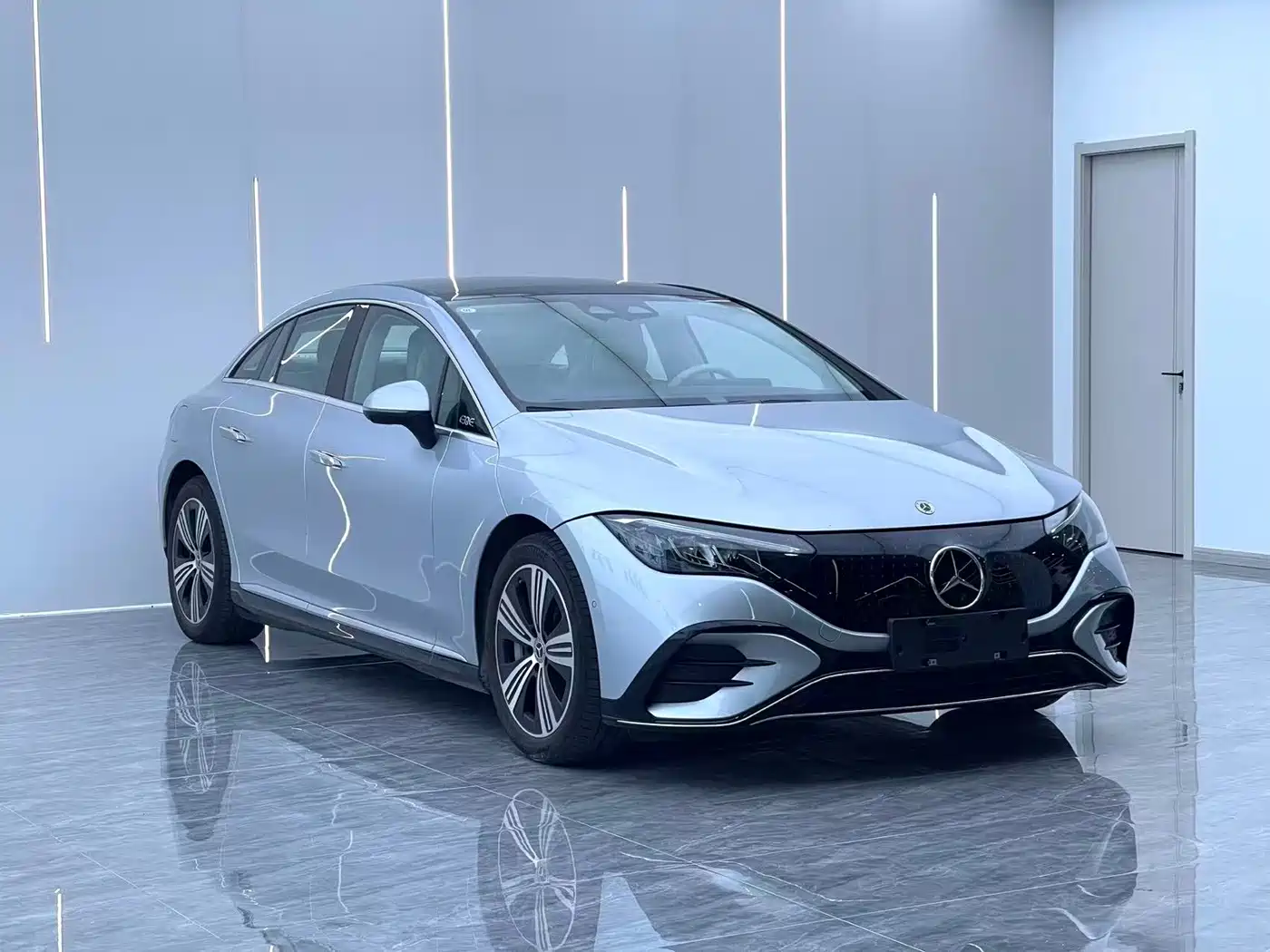 Mercedes-Benz EQE 2025