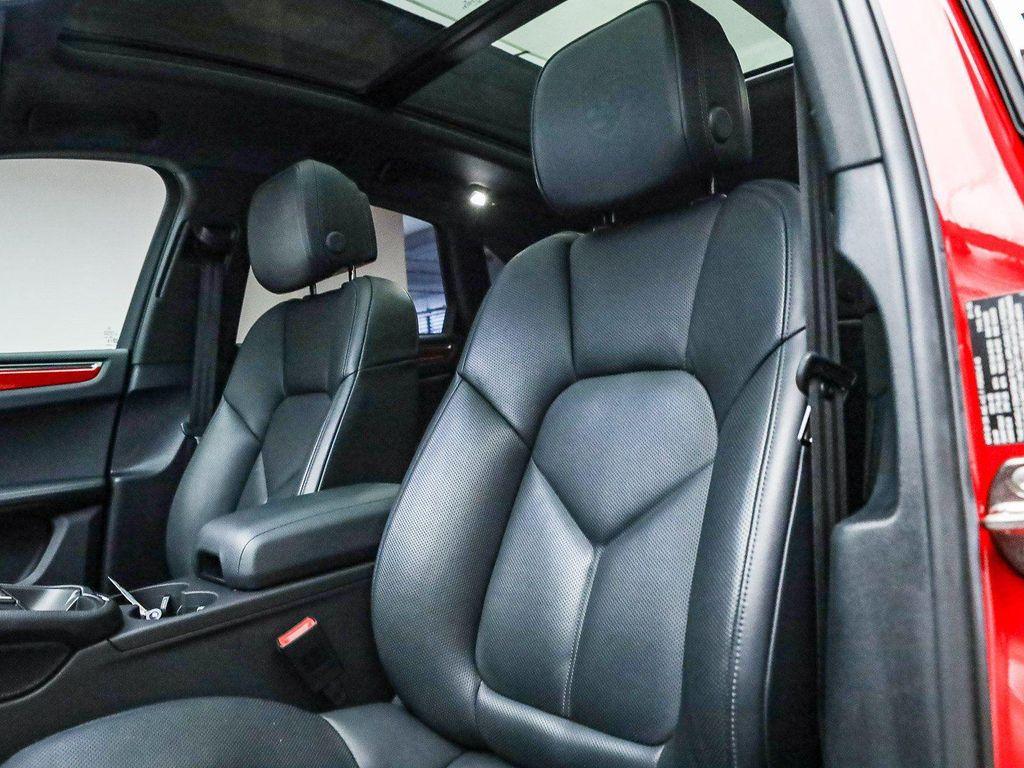 Porsche Macan 2025