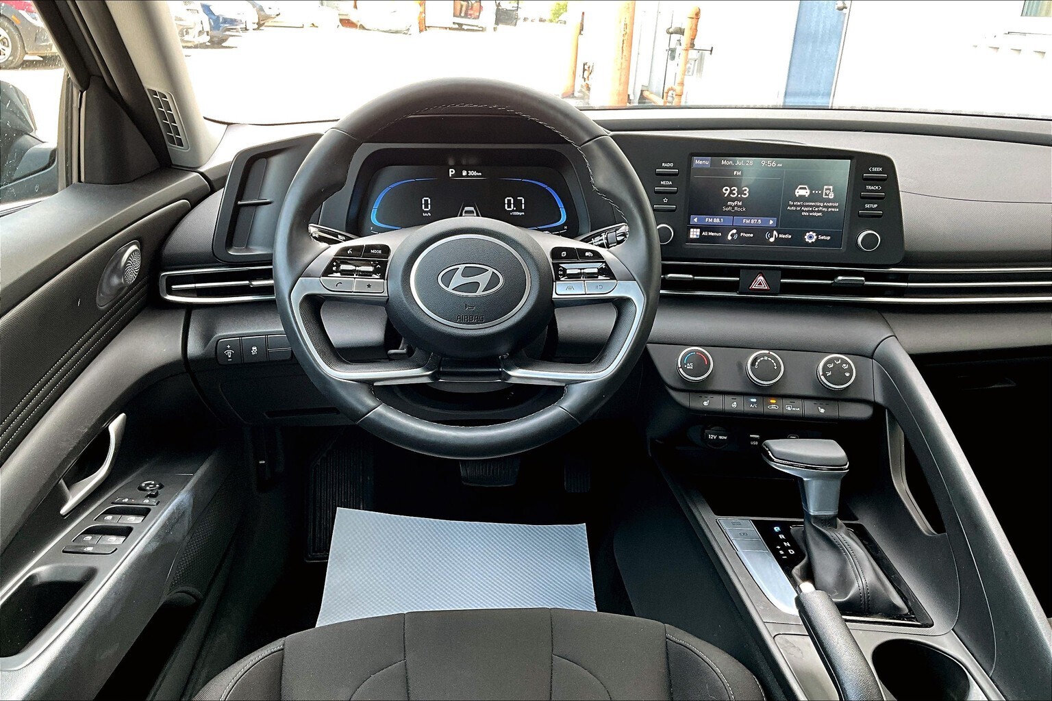 Hyundai Elantra 2024
