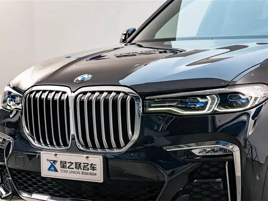 BMW X7 2021
