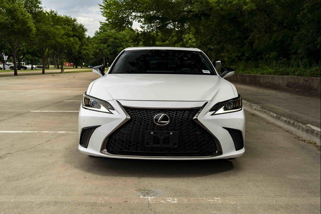 Lexus ES 2021