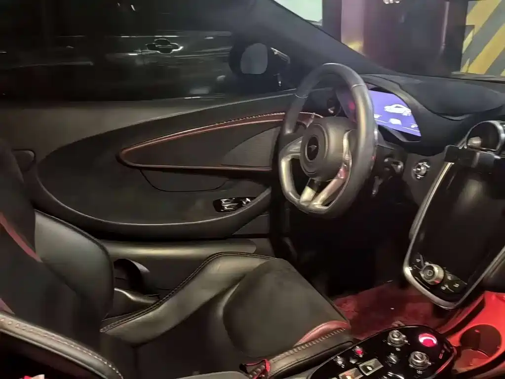 McLaren GT 2023