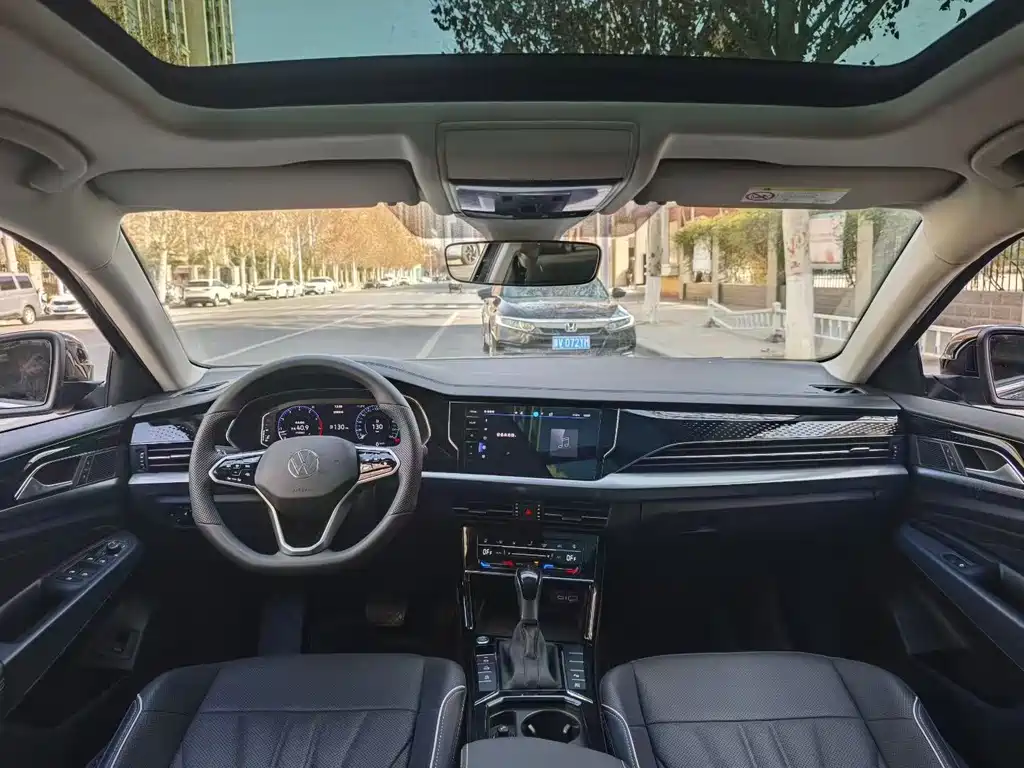 Volkswagen Passat 2024