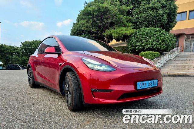 Tesla Model Y 2024