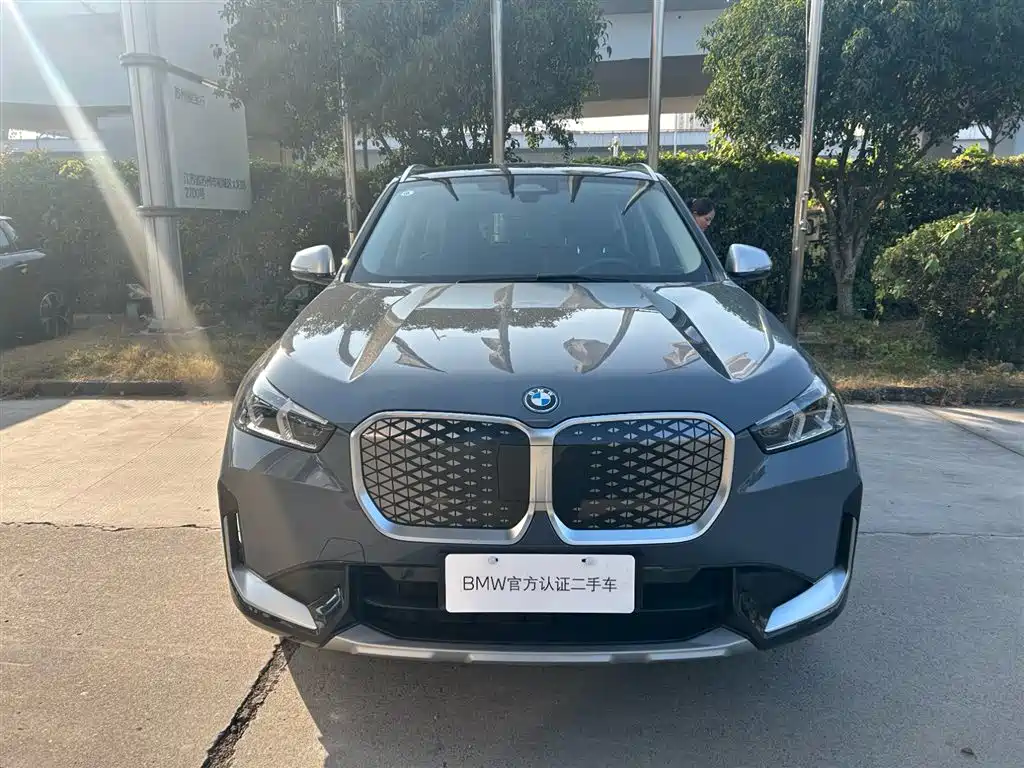 BMW iX1 2024