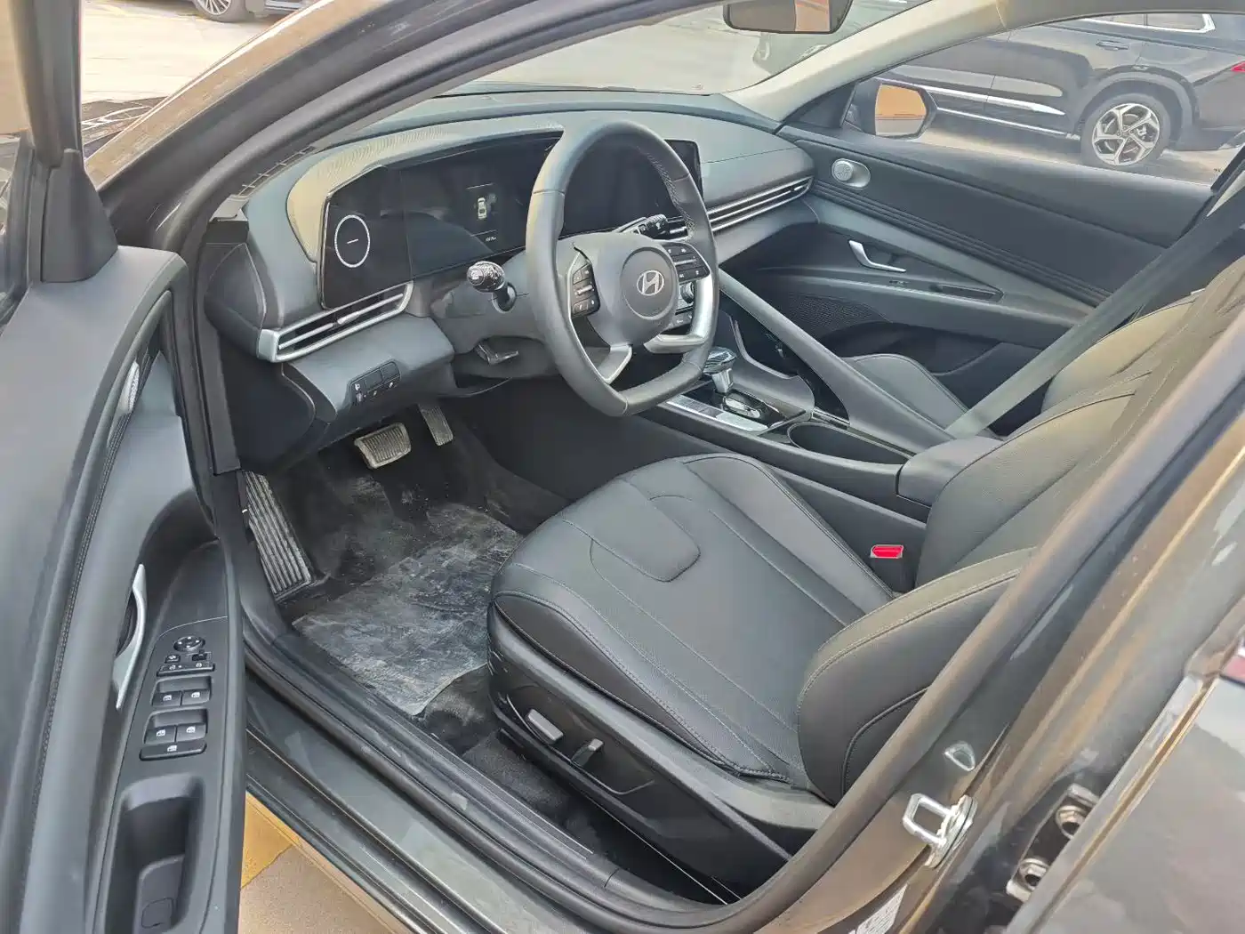 Hyundai Elantra 2024