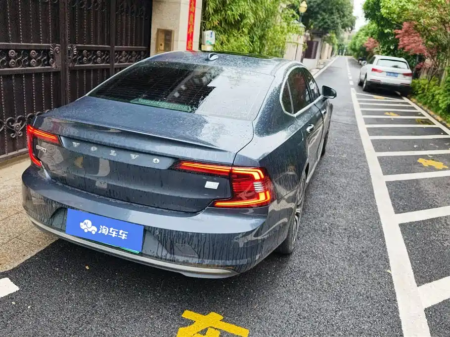 Volvo S90 2022