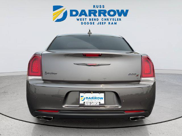 Chrysler 300 2023
