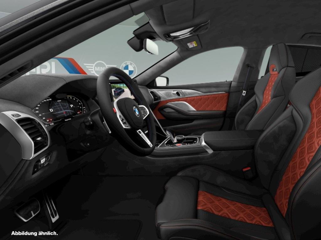 BMW M8 2022