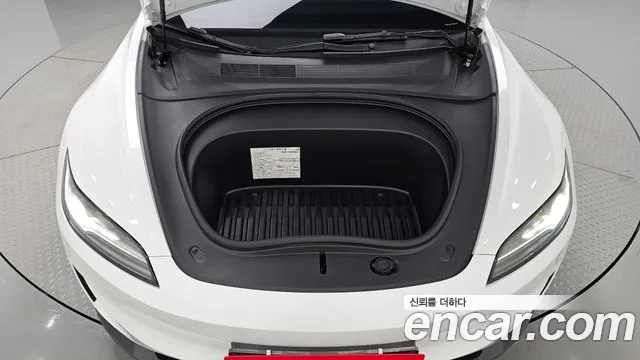 Tesla Model 3 2024