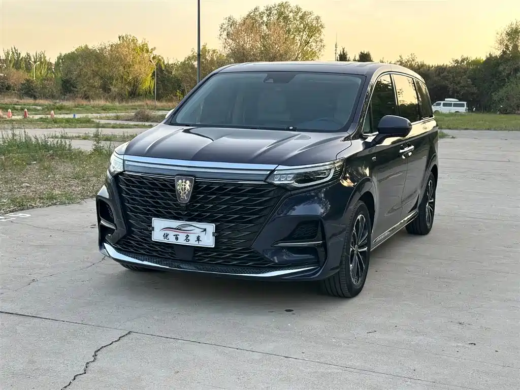 Roewe iMAX8 2023