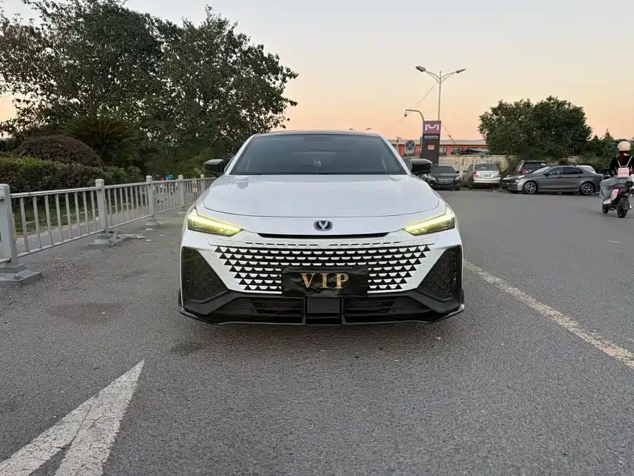 Changan UNI-V 2023