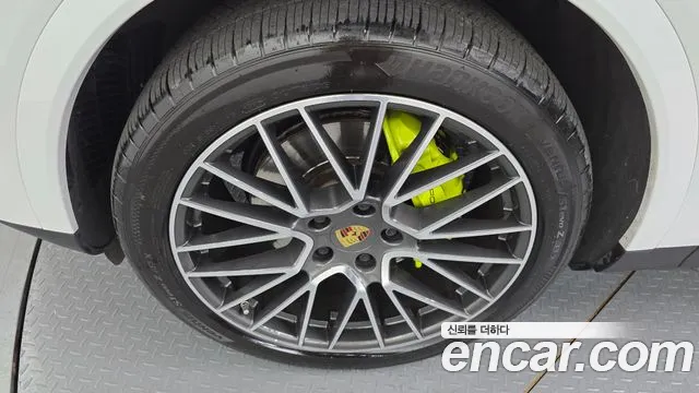 Porsche Cayenne 2021