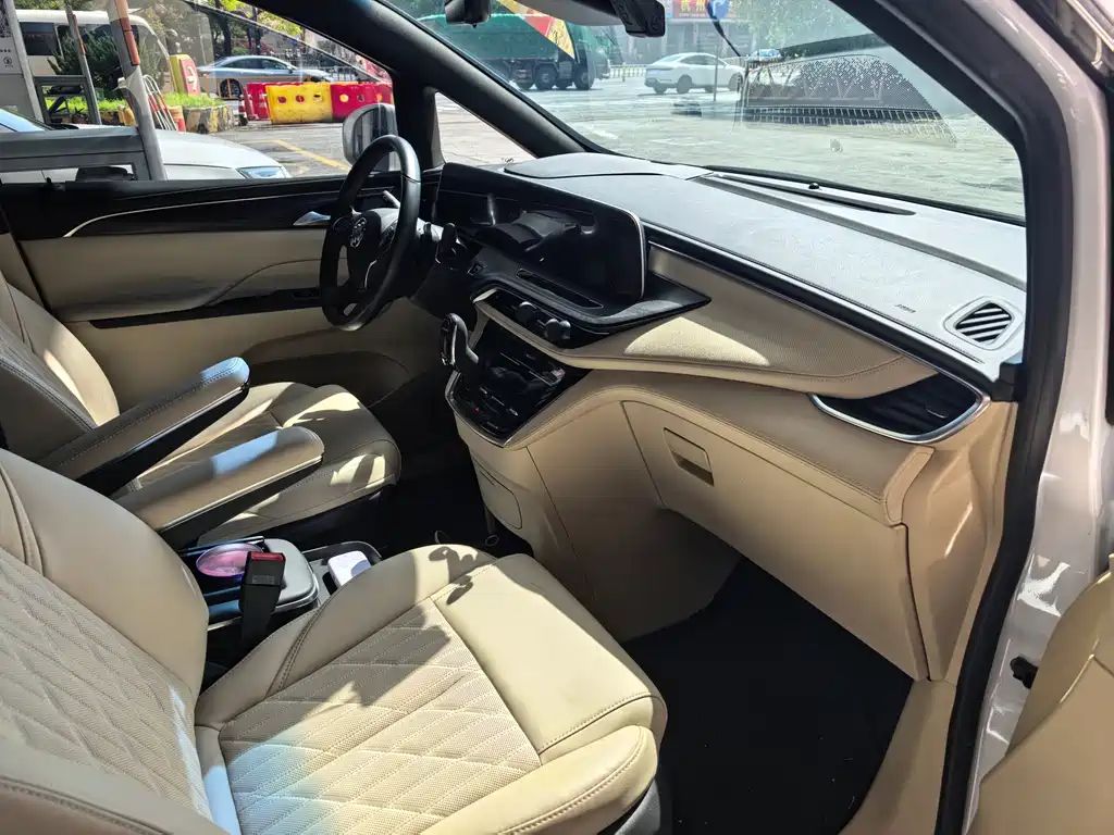 Buick GL8 2023