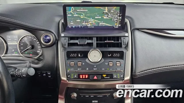 Lexus NX 2021
