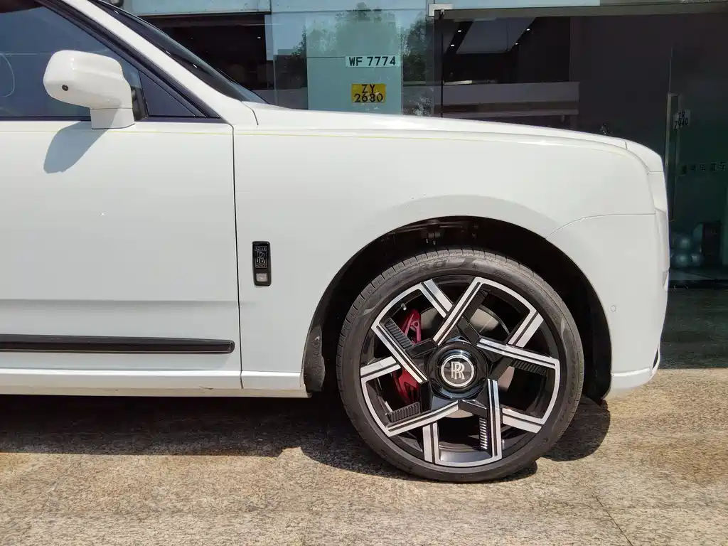 Rolls-Royce Cullinan 2024