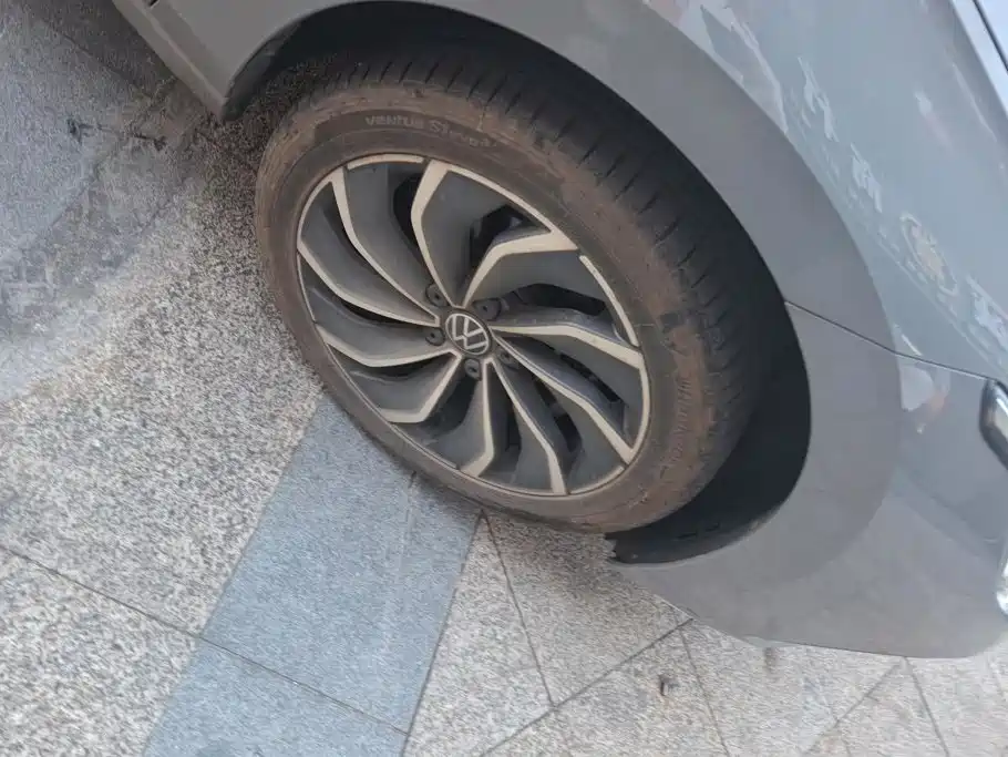 Volkswagen Golf 2024