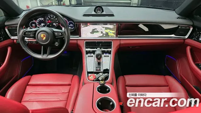 Porsche Panamera 2021