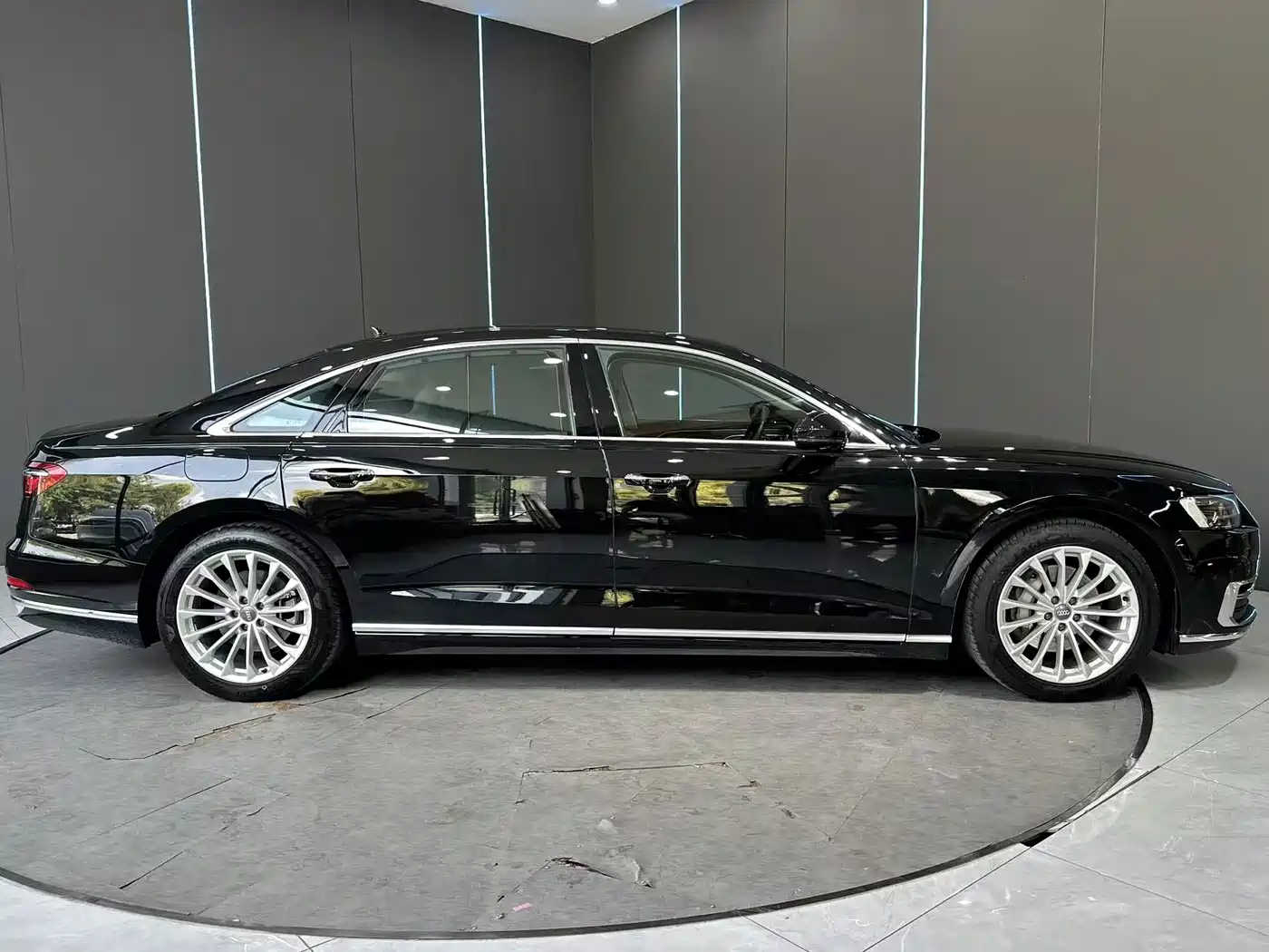 Audi A8 2021