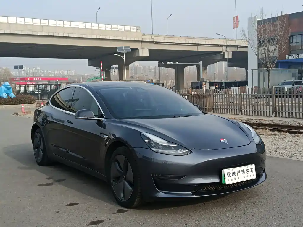 Tesla Model 3 2020