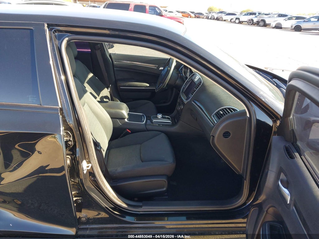 Chrysler 300 2021