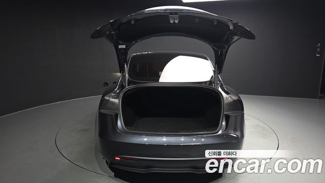 Tesla Model 3 2025