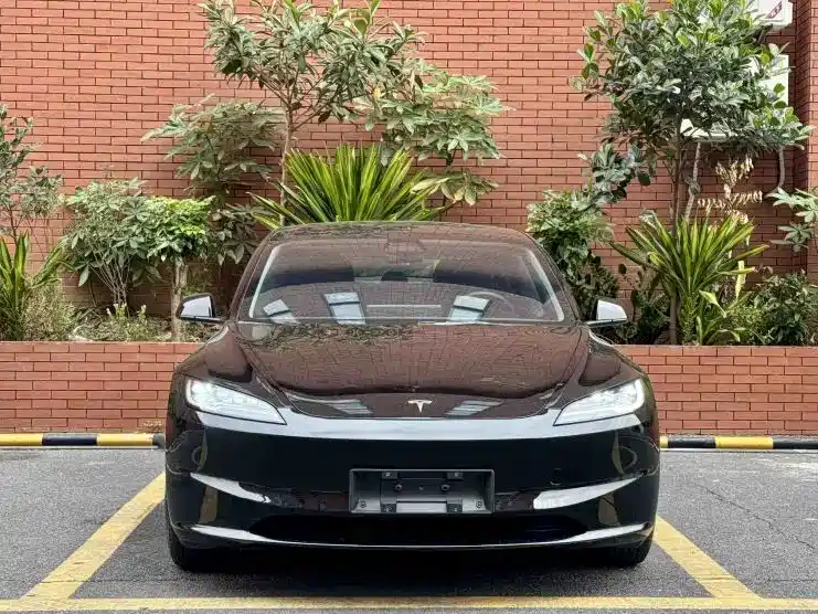 Tesla Model 3 2024