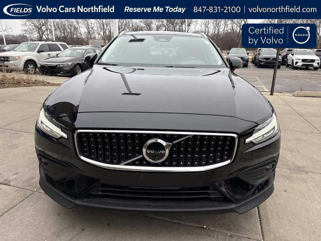 Volvo V60 Cross Country 2025
