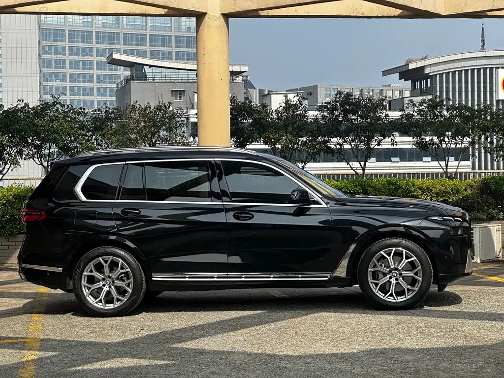 BMW X7 2024
