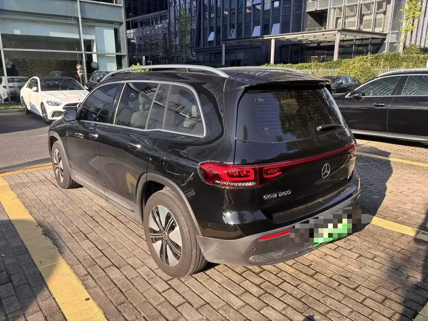 Mercedes-Benz EQB 2022
