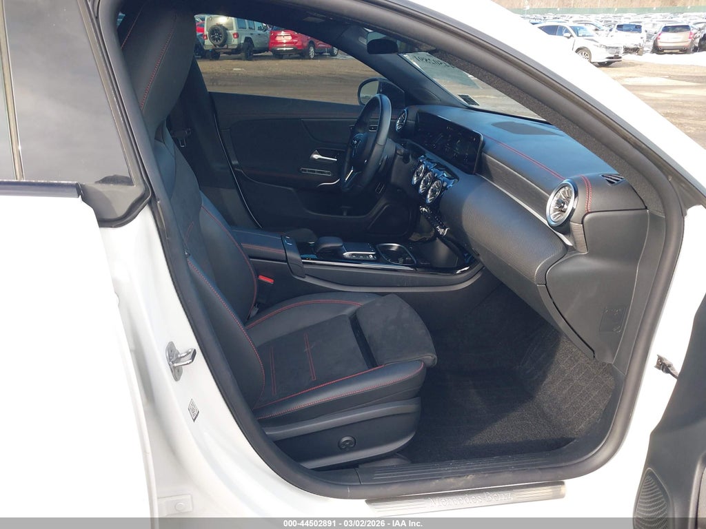 Mercedes-Benz CLA 2023