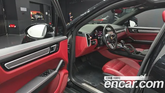 Porsche Cayenne 2022