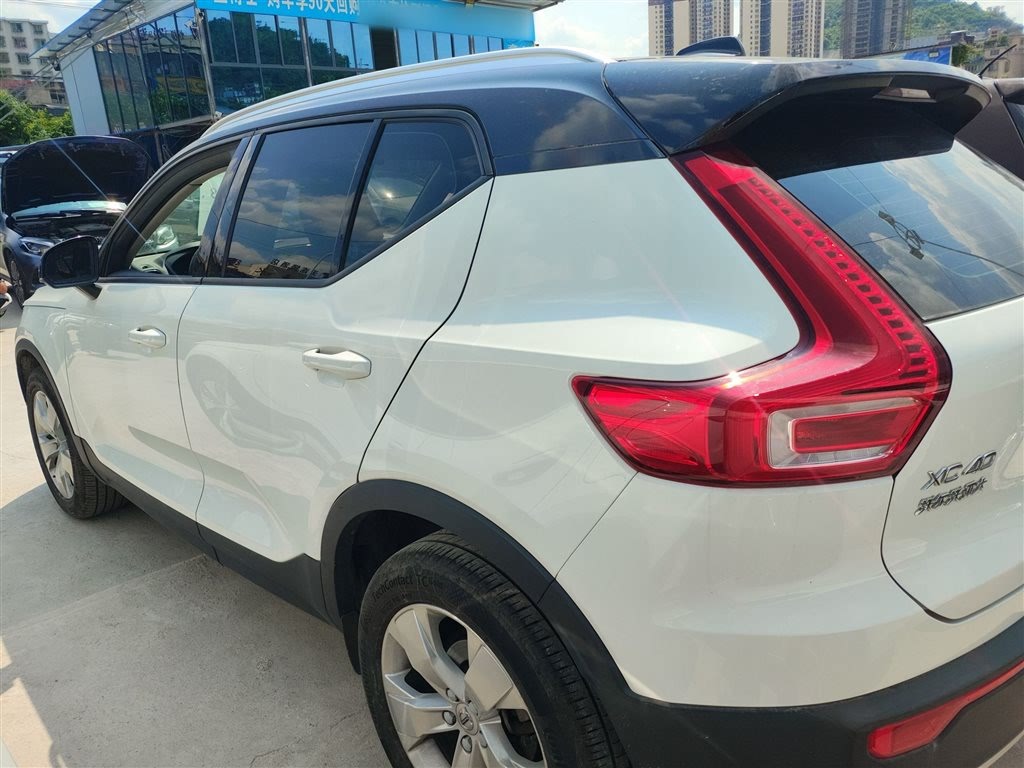 Volvo XC40 2021