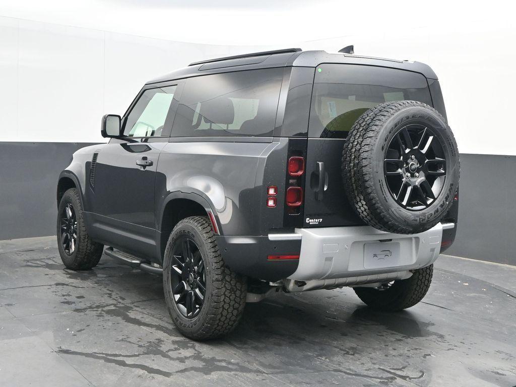 Land Rover Defender 2025