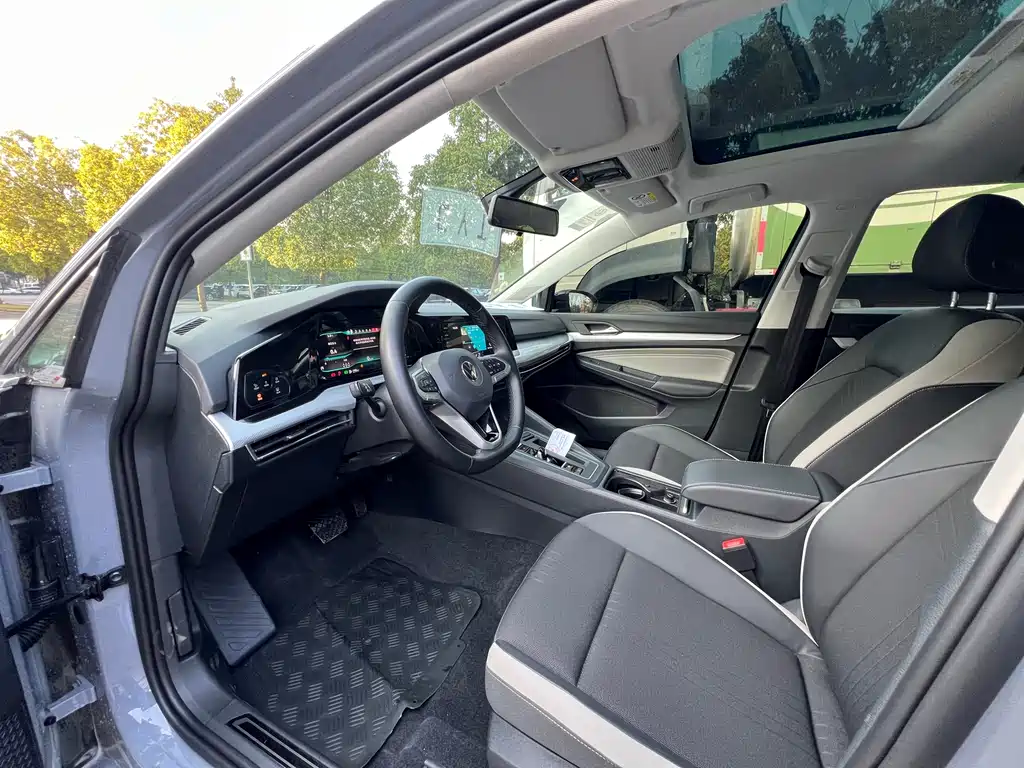 Volkswagen Golf 2023