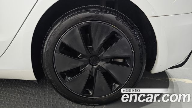 Tesla Model 3 2024