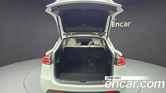 Tesla Model Y 2021