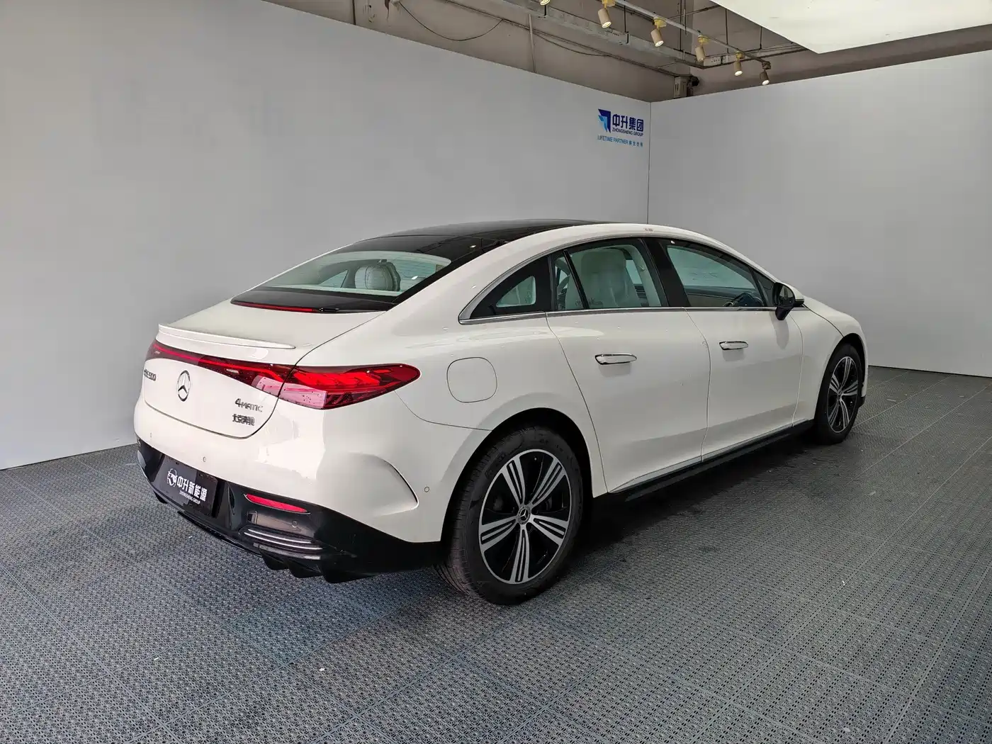 Mercedes-Benz EQE 2025