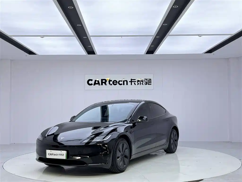 Tesla Model 3 2024