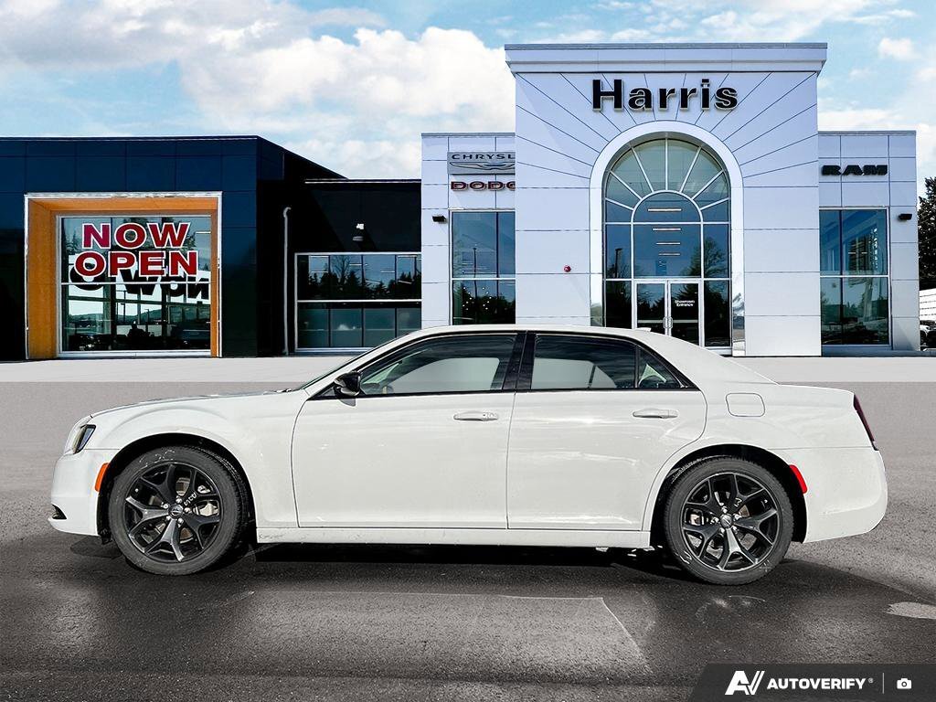 Chrysler 300 2022