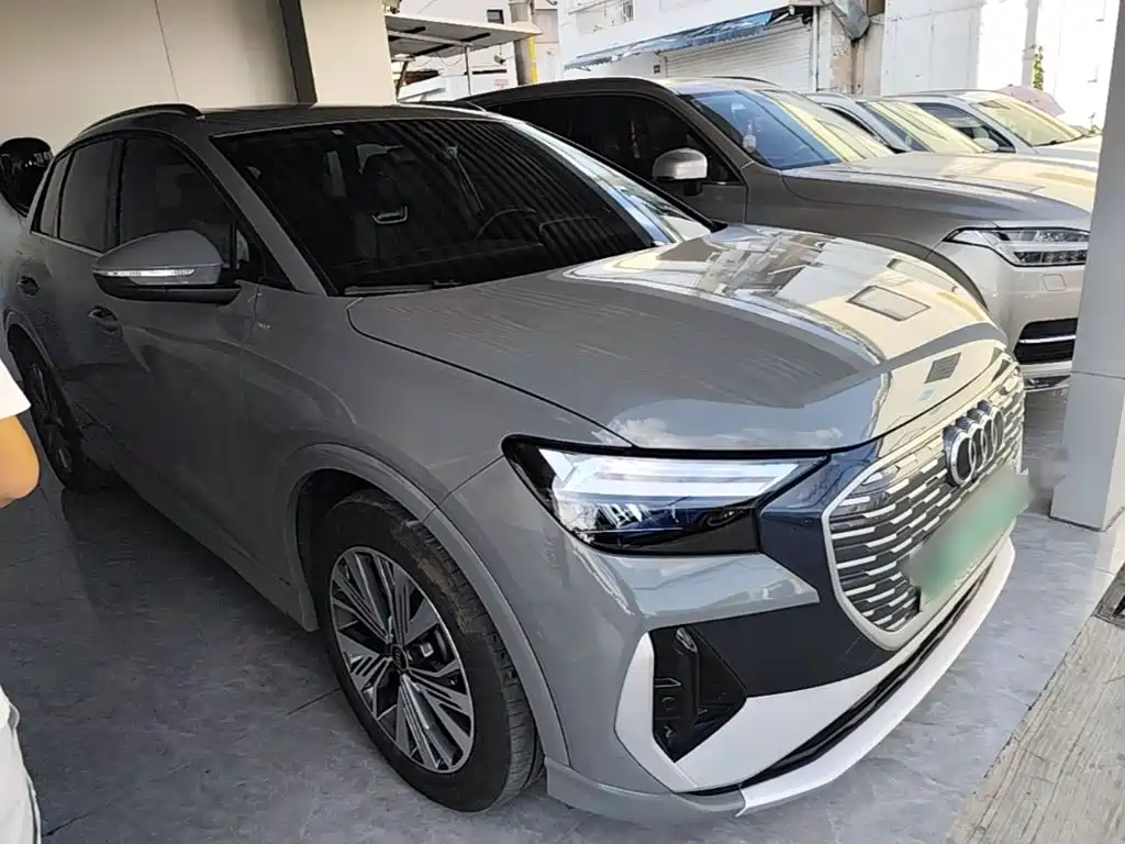 Audi Q4 e-tron 2024