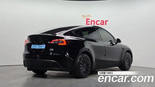 Tesla Model Y 2023