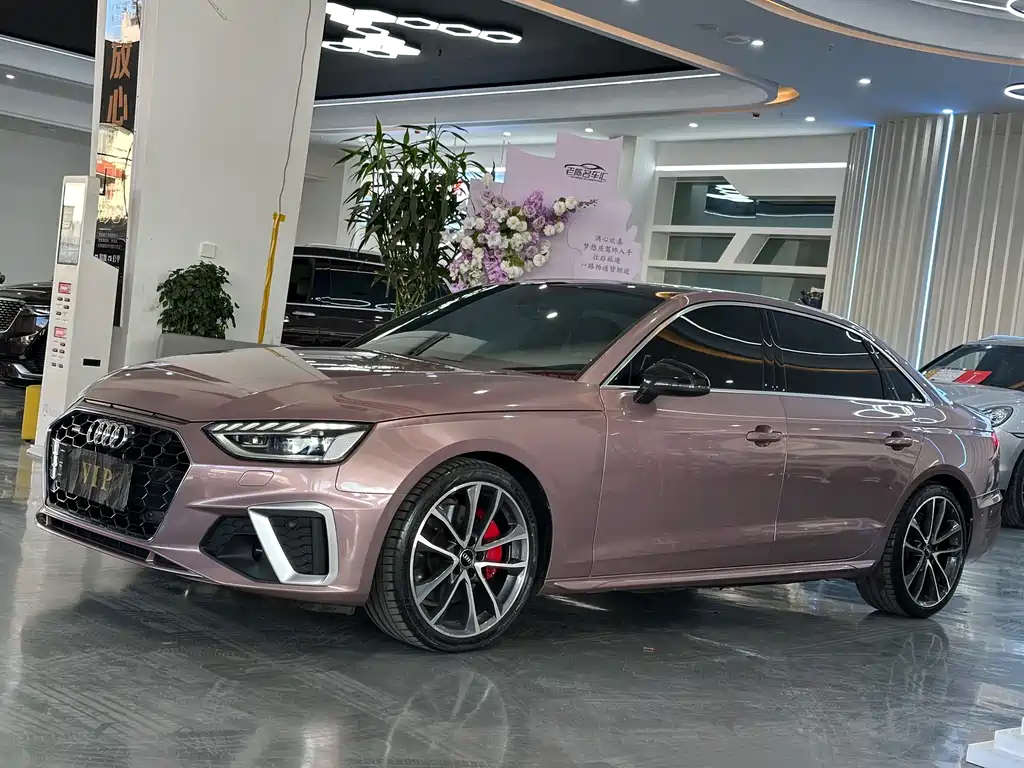 Audi A4 2023
