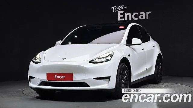 Tesla Model Y 2024